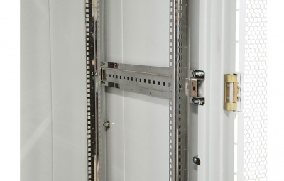 Шкаф телекоммуникационный напольный 19",18U(600x600), ШТ-НП-18U-600-600-П, передняя дверь перфорированная ССД